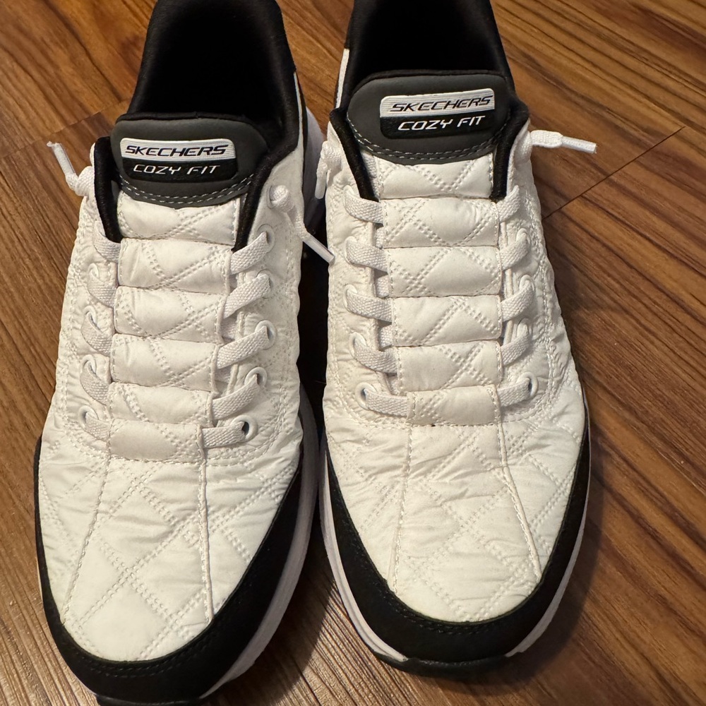 Skechers Quilted White and Black Sneakers